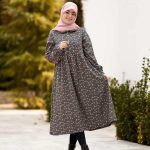 پیراهن ست مادر و کودک مدل جانای مادرانه رنگ زمینه سبز یشمی کد: AB21010