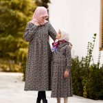 پیراهن ست مادر و کودک مدل جانای دخترانه رنگ زمینه سبز کد: AB21010