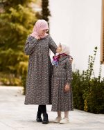 پیراهن ست مادر و کودک مدل جانای مادرانه رنگ زمینه سبز یشمی کد: AB21010 - تصویر 4