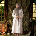 پیراهن ست مادر و کودک مدل جانای مادرانه رنگ زمینه کرم کد: AB21012