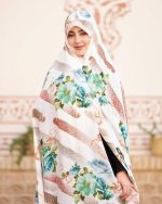 چادر رنگی سنتي زمینه سفيد طرح باغ رضوان 1 كد CH315070 - تصویر 2