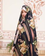 چادر رنگی سنتي زمینه مشکی قهوه اي طرح باغ رضوان 1 كد CH315071 - تصویر 2