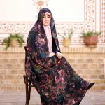 چادر رنگی سنتي زمینه قرمز باغ رضوان 2 كد CH315075