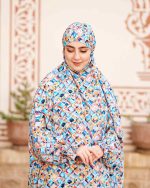چادر نماز رنگی طرحدار پارچه کُدَری زمینه آبی کد CH 011 - تصویر 5