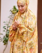 چادر نماز رنگی طرحدار پارچه کُدَری زمینه زرد نارنجی کد CH 018 - تصویر 6