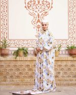 چادر نماز رنگی طرحدار پارچه کُدَری  زمینه زرد طوسی کد CH 027 - تصویر 2