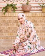 چادر نماز رنگی طرحدار پارچه کُدَری  زمینه گل قرمز کد CH 028