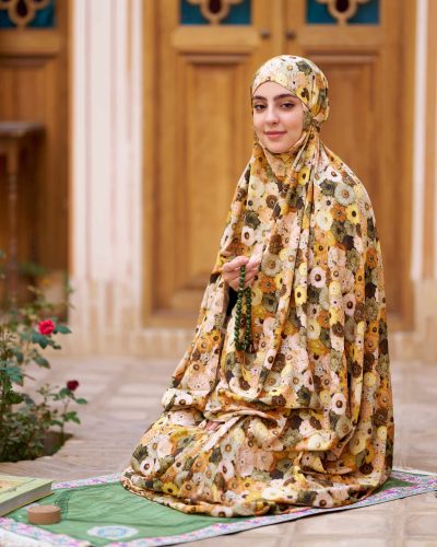 چادر نماز رنگی طرحدار پارچه کُدَری زمینه زرد قهوه ای کد CH 002