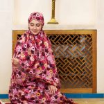 چادر نماز رنگی طرحدار پارچه کُدَری زمینه صورتی کد CH 003