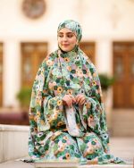 چادر نماز رنگی طرحدار پارچه کُدَری زمینه سبز کد CH 004