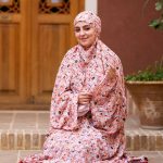 چادر نماز رنگی طرحدار پارچه کُدَری زمینه گلبهی کد CH 010