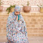 چادر نماز رنگی طرحدار پارچه کُدَری زمینه آبی کد CH 011
