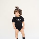 بادی زیر دکمه مشکی با ذکر شریف "یا باب الحوائج یا ..." از مجموعه مَهنا کد TB21056